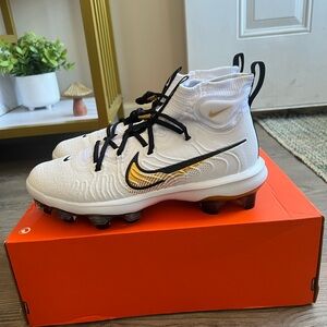 Nike Alpha Huarache NXT MCS ‘White Metallic Gold’